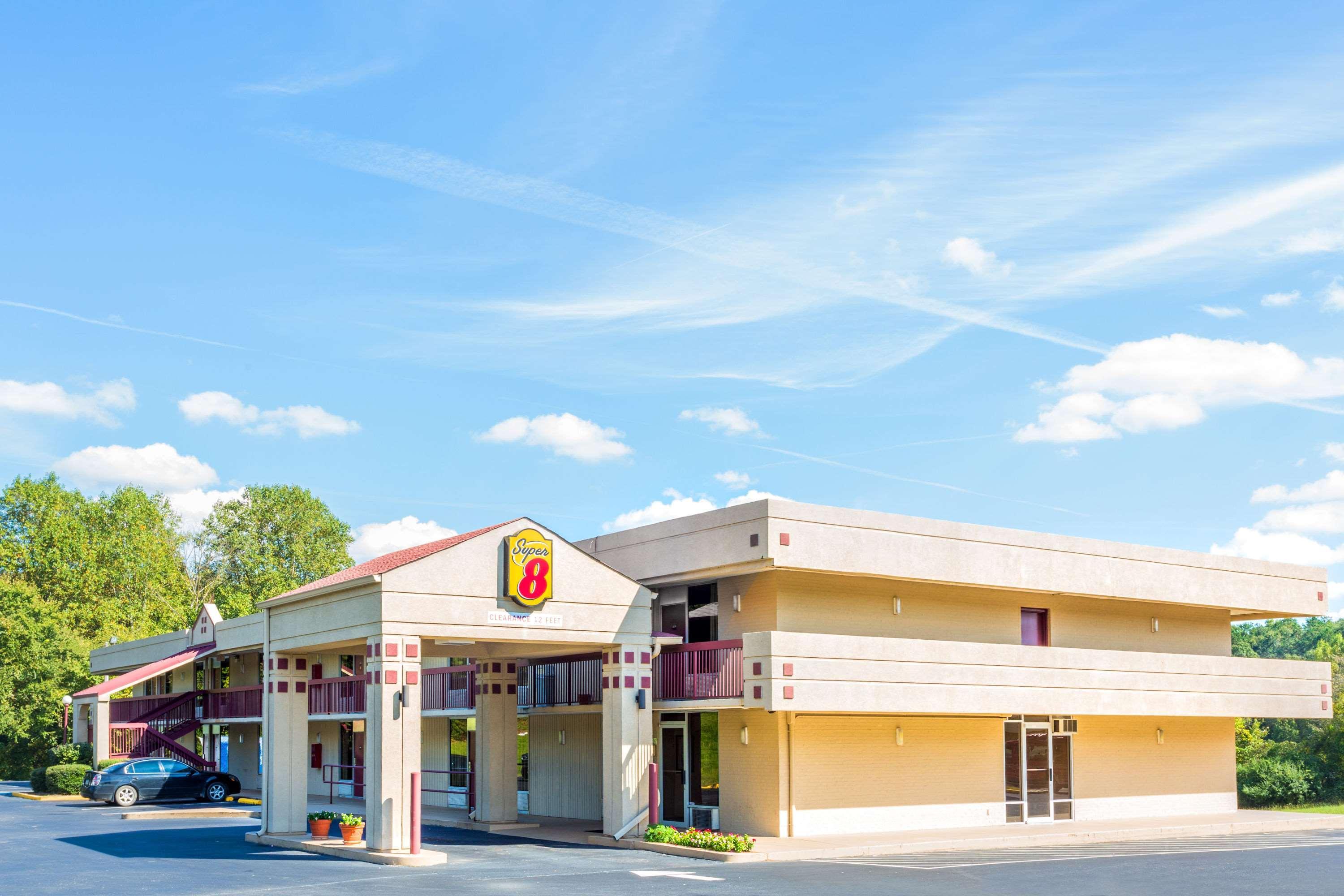 Super 8 By Wyndham Commerce Εξωτερικό φωτογραφία